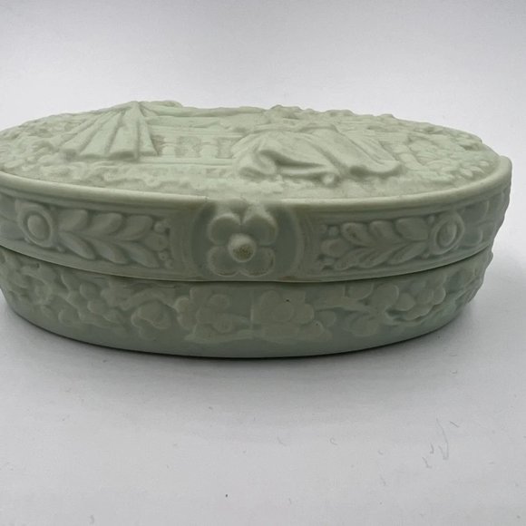 Lladro 5267 Oval Box Decorated" miniature trinket box. - Picture 5 of 10